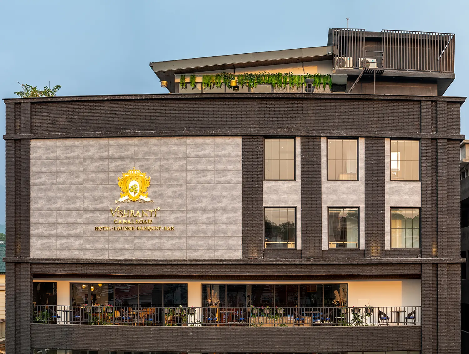 Hotel Vishranti contact
